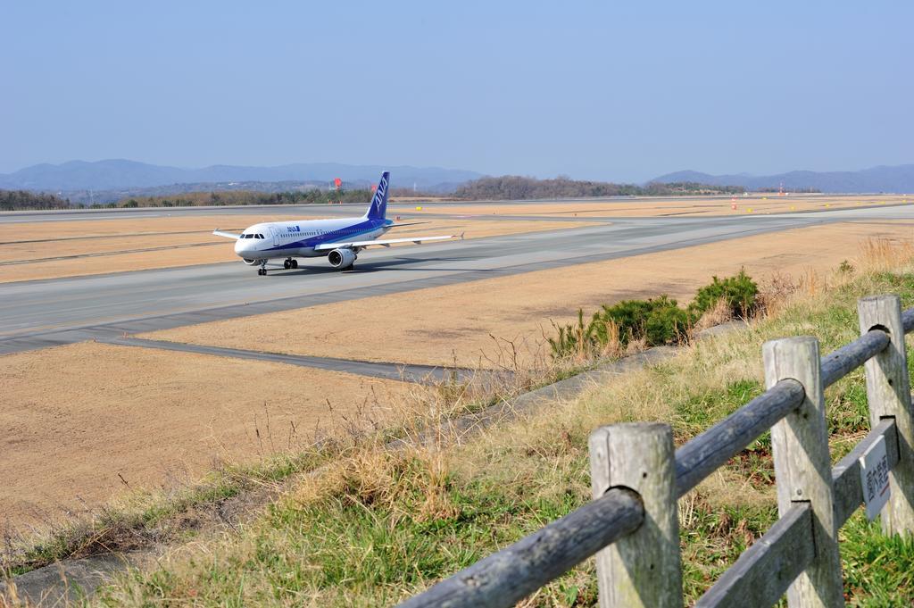 Hiroshima Airport Hotel Міхара Екстер'єр фото